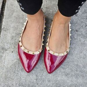 Womens Studded Flat Closed Pointed Toe Sandal Burgundy Color